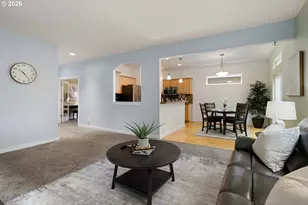 2527 Park View Dr, Eugene, OR 97408 - Photo 9