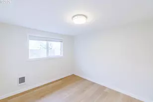 1382 NE Drost Dr, Bend, OR 97701 - Photo 29