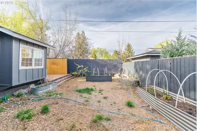 1382 NE Drost Dr, Bend, OR 97701 - Photo 43