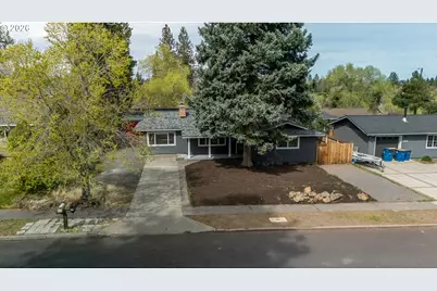 1382 NE Drost Dr, Bend, OR 97701 - Photo 31