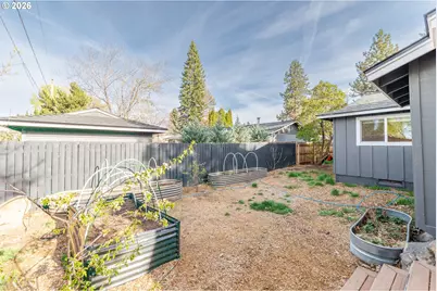 1382 NE Drost Dr, Bend, OR 97701 - Photo 41