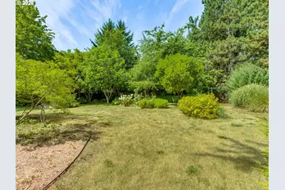 2221 NW Doral St, McMinnville, OR 97128 - Photo 41