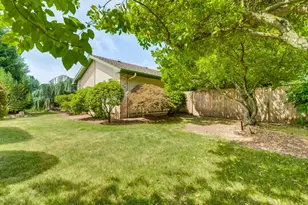2221 NW Doral St, McMinnville, OR 97128 - Photo 37