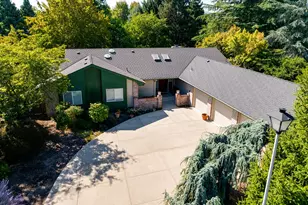 2221 NW Doral St, McMinnville, OR 97128 - Photo 3