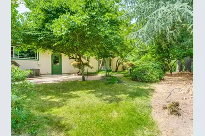 2221 NW Doral St, McMinnville, OR 97128 - Photo 39