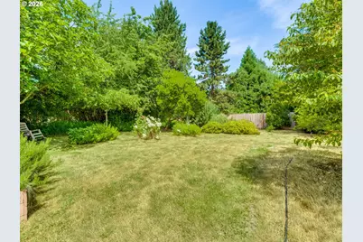 2221 NW Doral St, McMinnville, OR 97128 - Photo 43