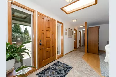 2221 NW Doral St, McMinnville, OR 97128 - Photo 7
