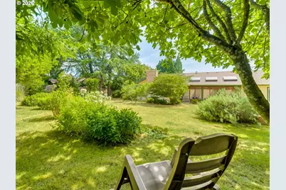 2221 NW Doral St, McMinnville, OR 97128 - Photo 45