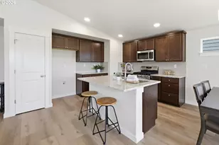 5177 Holly St, Springfield, OR 97478 - Photo 5