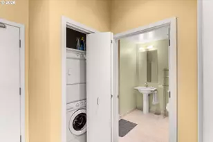 922 NW 11th Ave, Portland, OR 97209 - Photo 23