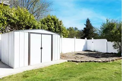 757 NE Clover Ave, Roseburg, OR 97470 - Photo 25