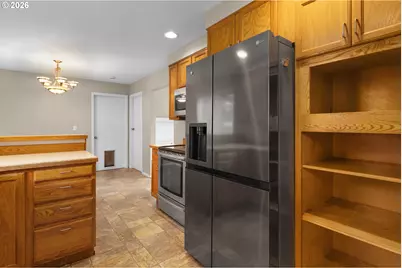 757 NE Clover Ave, Roseburg, OR 97470 - Photo 9