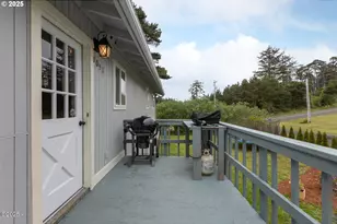 1051 NW Art St, Seal Rock, OR 97376 - Photo 5