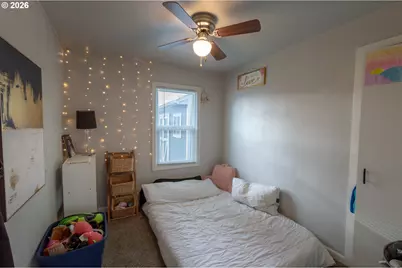 370 S 38th St, Springfield, OR 97478 - Photo 15