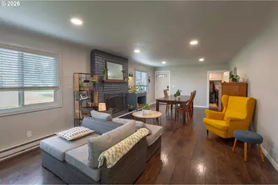 370 S 38th St, Springfield, OR 97478 - Photo 7