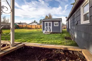 370 S 38th St, Springfield, OR 97478 - Photo 19