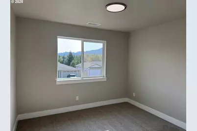 126 Coles Valley St, Sutherlin, OR 97479 - Photo 25