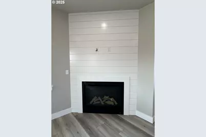 126 Coles Valley St, Sutherlin, OR 97479 - Photo 11