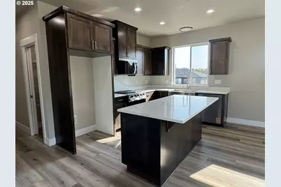 126 Coles Valley St, Sutherlin, OR 97479 - Photo 15