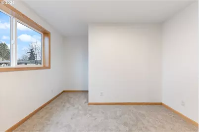 715 St Charles St, Eugene, OR 97402 - Photo 17