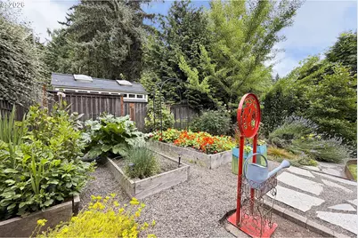4406 SW Lobelia St, Portland, OR 97219 - Photo 43