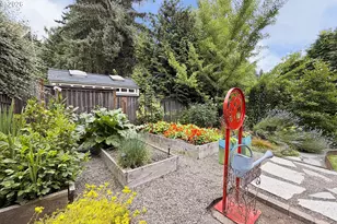 4406 SW Lobelia St, Portland, OR 97219 - Photo 43