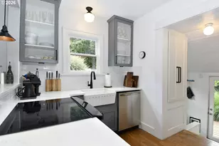 4406 SW Lobelia St, Portland, OR 97219 - Photo 9