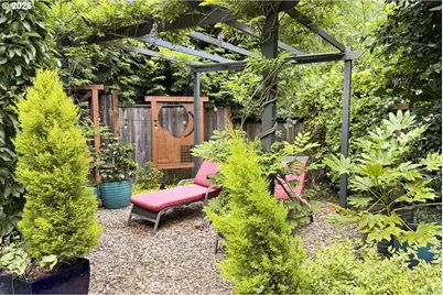 4406 SW Lobelia St, Portland, OR 97219 - Photo 45