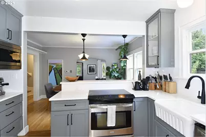 4406 SW Lobelia St, Portland, OR 97219 - Photo 13