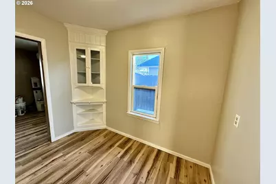 506 W Clark St, Medford, OR 97501 - Photo 13