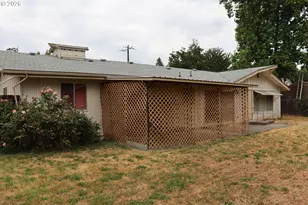 711 SW Rogue River Ave, Grants Pass, OR 97526 - Photo 7