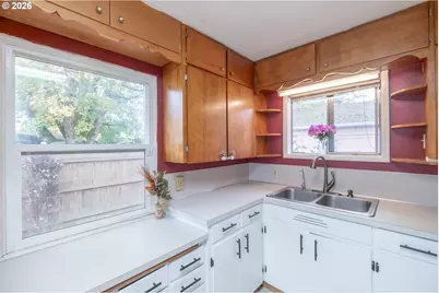 240 S 7th St, Lebanon, OR 97355 - Photo 15