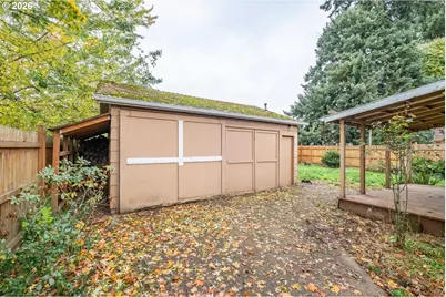 240 S 7th St, Lebanon, OR 97355 - Photo 21