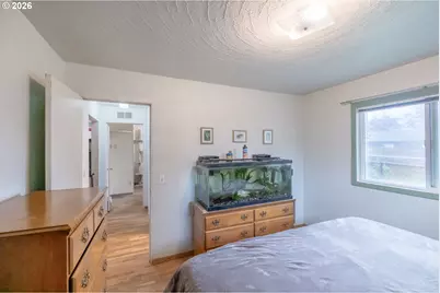 240 S 7th St, Lebanon, OR 97355 - Photo 9