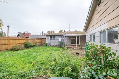 240 S 7th St, Lebanon, OR 97355 - Photo 25