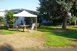 12430 N South Shore Ave, Portland, OR 97217 - Photo 3