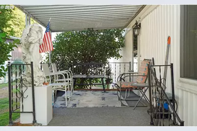 12430 N South Shore Ave, Portland, OR 97217 - Photo 5