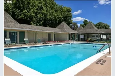 12430 N South Shore Ave, Portland, OR 97217 - Photo 19