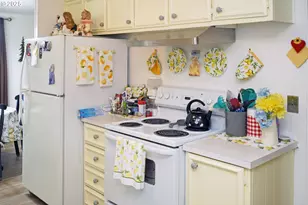 12430 N South Shore Ave, Portland, OR 97217 - Photo 11