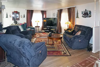 12430 N South Shore Ave, Portland, OR 97217 - Photo 7