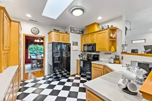 4060 Mandy Ave, Salem, OR 97302 - Photo 13