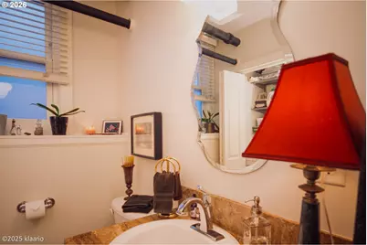 133 NW 18th Ave #1, Portland, OR 97209 - Photo 29