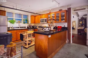 133 NW 18th Ave, Portland, OR 97209 - Photo 21