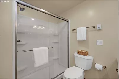 2720 Fillmore St, Eugene, OR 97405 - Photo 17