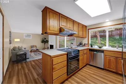 2720 Fillmore St, Eugene, OR 97405 - Photo 7