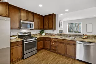 10521 NE Park Ridge Way, Hillsboro, OR 97006 - Photo 13