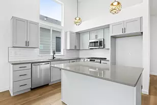 41870 Deschutes Ave, Sandy, OR 97055 - Photo 3