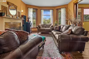 863 NE Ainsworth St, Portland, OR 97211 - Photo 9