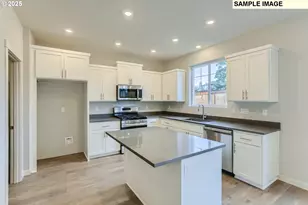 8990 SW Vermillion Dr, Tualatin, OR 97062 - Photo 3