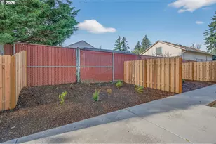 9267 E Burnside St, Portland, OR 97216 - Photo 25